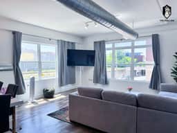 Vibrant Memphis" Loft - Steps from Main St/Museums (Loft 210)