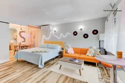 Themed Loft with King Bed, Free Parking & Wi-Fi (Suite 10)