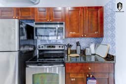 Walkable Downtown Location - Luxe Loft w/ free gated parking (Loft #209)