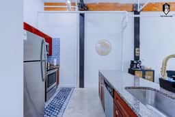 Walkable Downtown Location- Luxe Loft w/ free gated parking (Loft #108)
