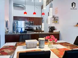 Celebrating Graceland" loft - Image 4