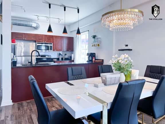 Vibrant Memphis" Loft - Steps from Main St/Museums (Loft 210)