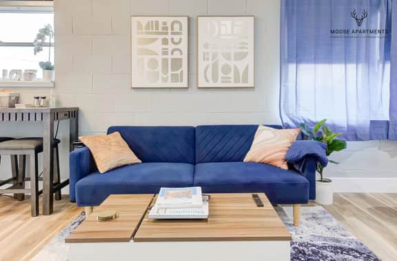 Brand New Modern Luxe Loft w/ King Bed, free parking & Fast Wi-Fi (Suite 12)