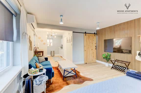 Instaworthy Luxe Loft w/ Amazing View - Free Parking & King Bed (Suite 7)