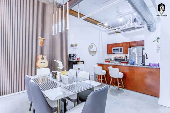 Walkable Downtown Location - Luxe Loft w/ free gated parking (Loft #107)