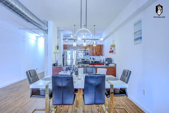 Walkable Downtown Location - Luxe Loft w/ free gated parking (Loft #204)