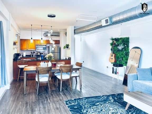 Walkable Downtown Location - Luxe Loft w/ free gated parking (Loft #305)