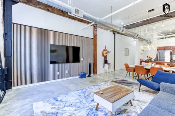 Walkable Downtown Location - Luxe Loft w/ free gated parking (Loft# 106)