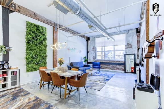 Walkable Downtown Location - Luxe Loft w/ free gated parking (Loft# 106)