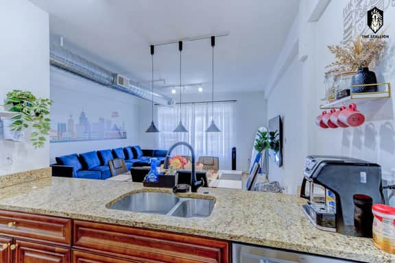 Walkable Downtown Location - Luxe Loft w/ free gated parking (Loft# 306)