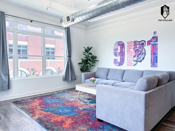 Vibrant Memphis" Loft - Steps from Main St/Museums (Loft 210)